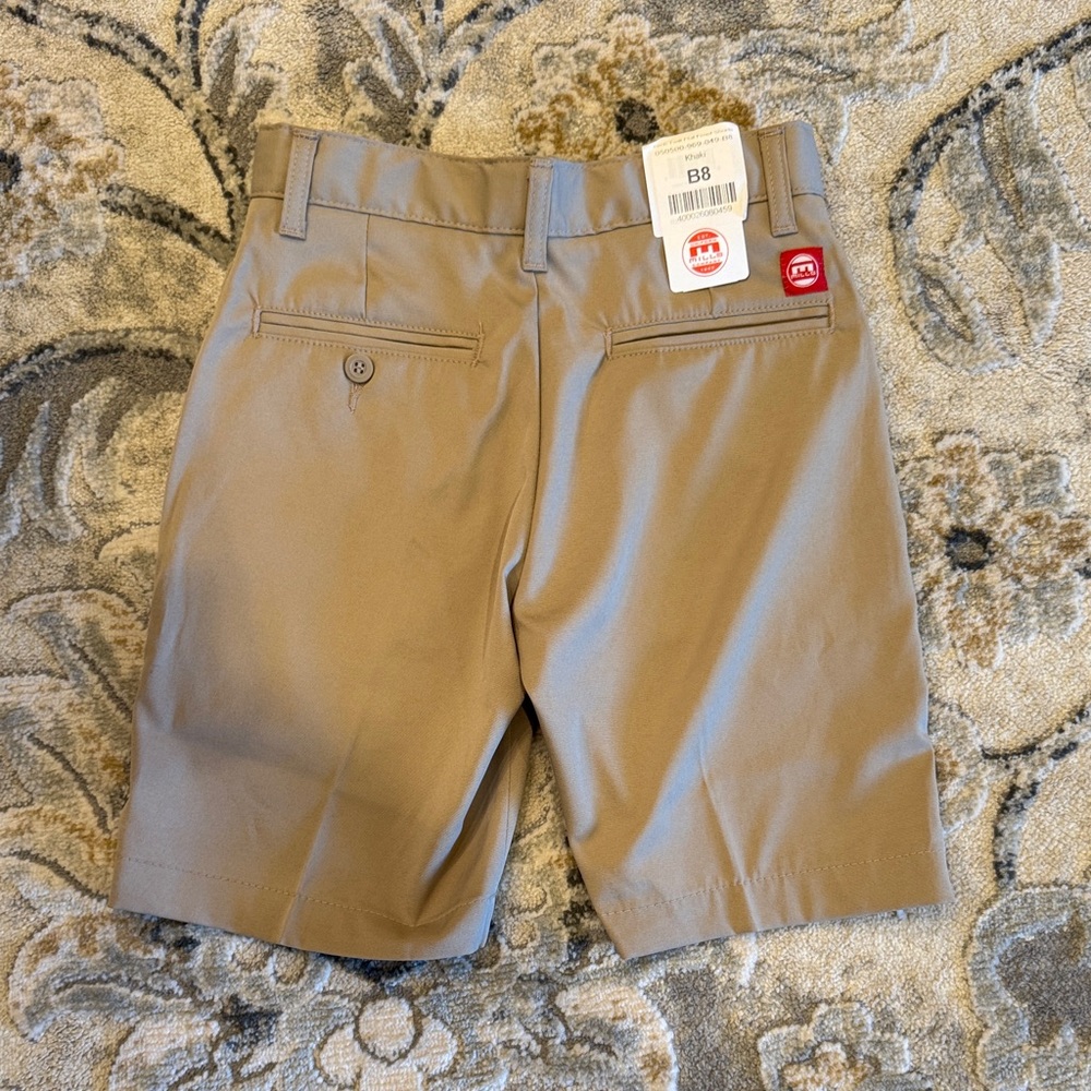 Mills khaki shorts for boys. Polyester material.